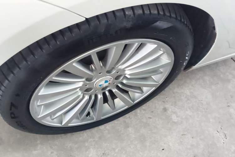Used BMW 3 Series GT 2017 320i Luxury Design Package Left Front Wheel Hub