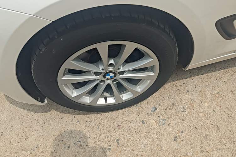 Used BMW 3 Series GT 2017 320i Sport Edition Left Front Wheel Hub