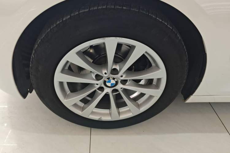 Used BMW 3 Series GT 2017 320i Sport Edition Left Front Wheel Hub