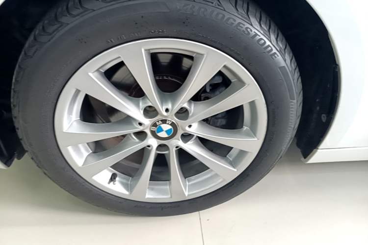 Used BMW 3 Series GT 2017 320i Sport Edition Left Front Wheel Hub