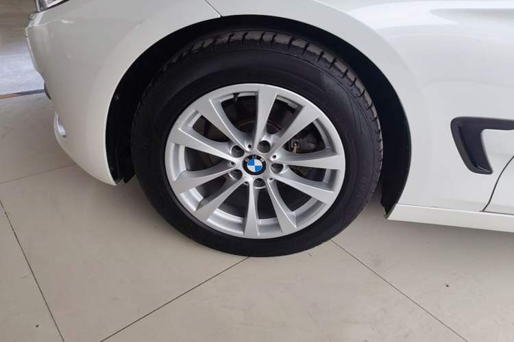 Used BMW 3 Series GT 2017 320i Sport Edition Left Front Wheel Hub