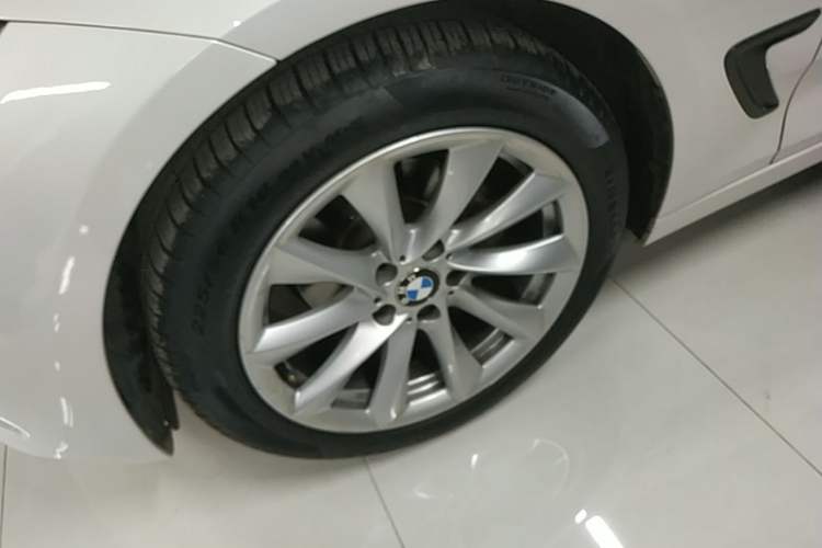 Used BMW 3 Series GT 2017 320i Sport Edition Left Front Wheel Hub