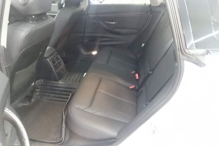 Used BMW 3 Series GT 2017 320i Sport Edition Left Rear Seat