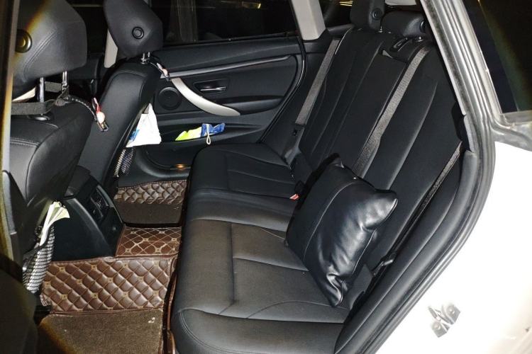 Used BMW 3 Series GT 2017 320i Sport Edition Left Rear Seat