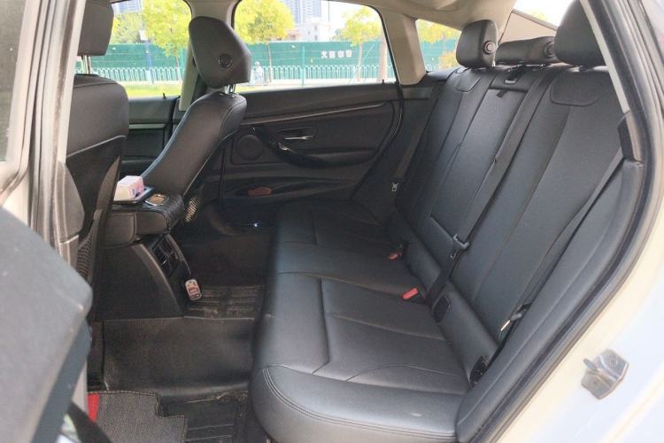 Used BMW 3 Series GT 2017 320i Sport Edition Left Rear Seat