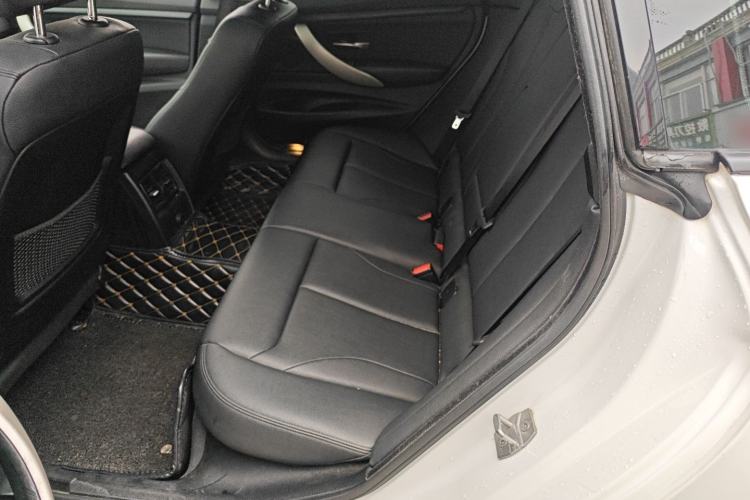 Used BMW 3 Series GT 2017 320i Sport Edition Left Rear Seat