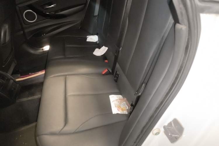 Used BMW 3 Series GT 2017 320i Sport Edition Left Rear Seat