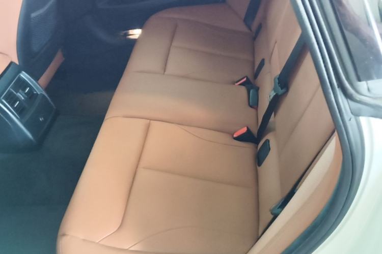 Used BMW 3 Series GT 2017 320i Luxury Design Package Left Rear Seat