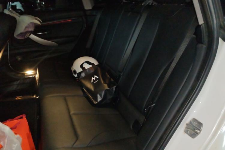 Used BMW 3 Series GT 2017 320i Sport Edition Left Rear Seat