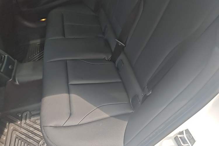 Used BMW 3 Series GT 2017 320i Sport Edition Left Rear Seat
