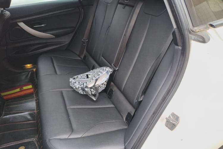 Used BMW 3 Series GT 2017 320i Sport Edition Left Rear Seat