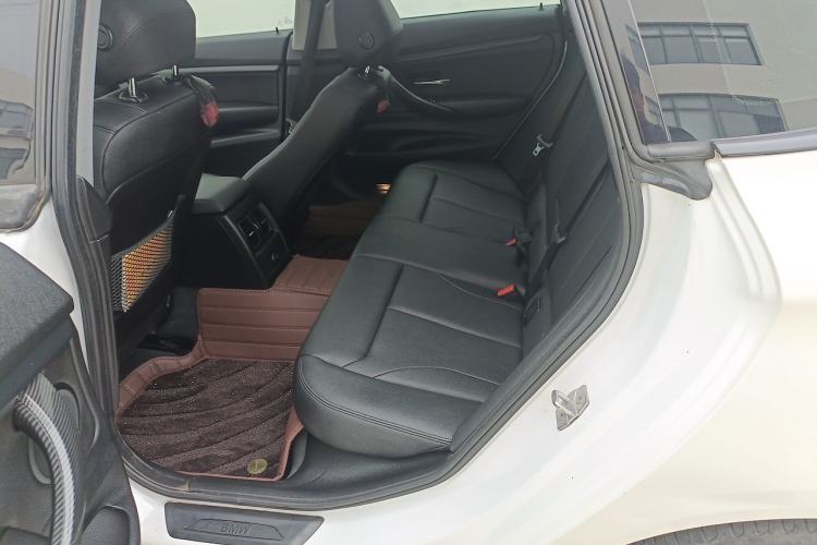 Used BMW 3 Series GT 2017 320i Sport Edition Left Rear Seat