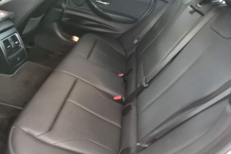 Used BMW 3 Series GT 2017 320i Sport Edition Left Rear Seat