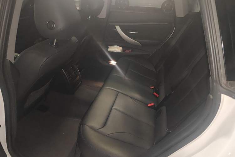 Used BMW 3 Series GT 2017 320i Sport Edition Left Rear Seat