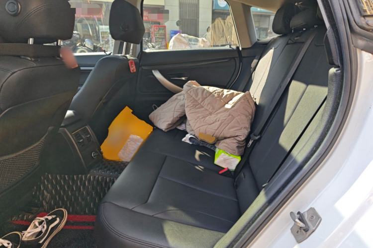 Used BMW 3 Series GT 2017 320i Sport Edition Left Rear Seat