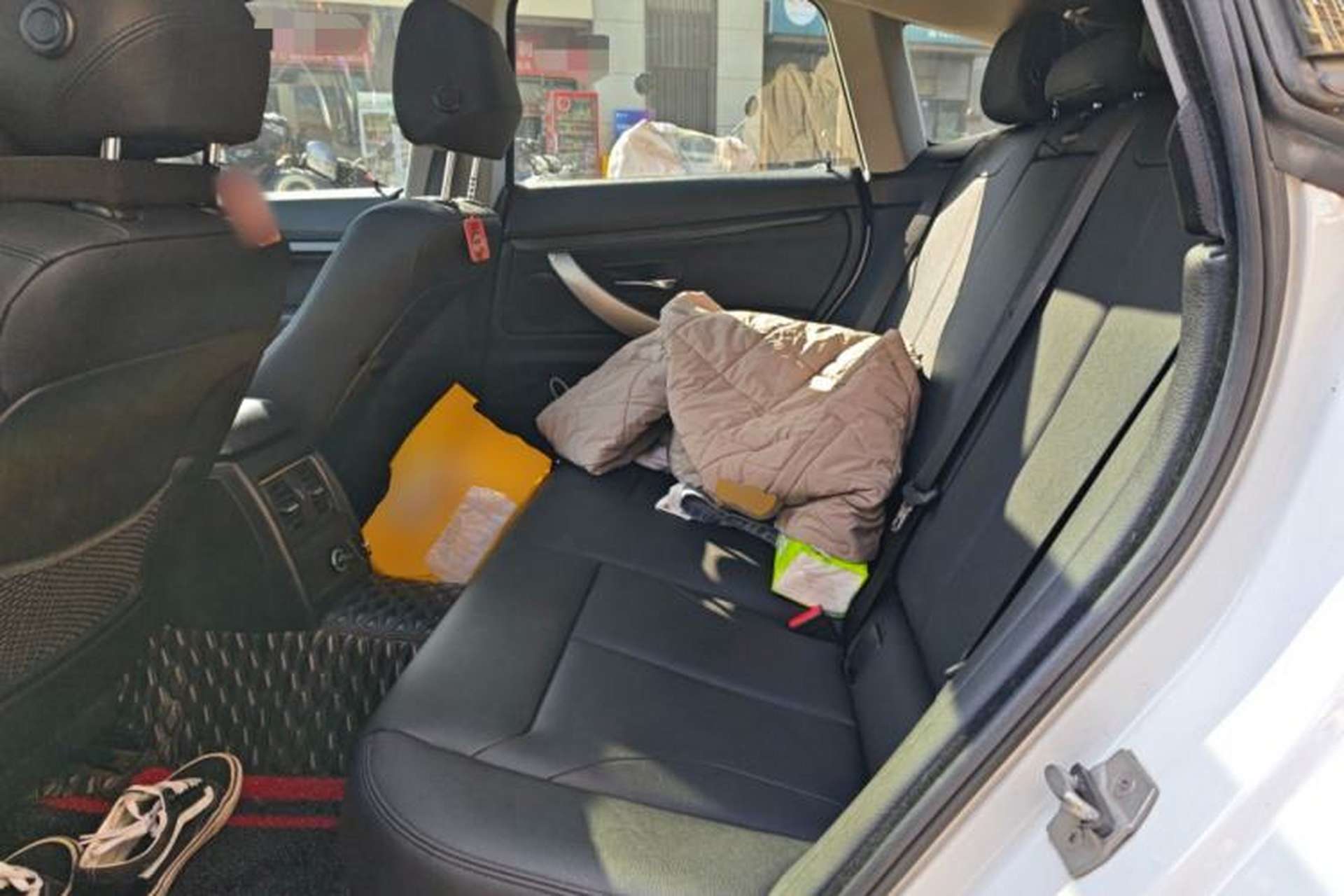 Used BMW 3 Series GT 2017 320i Sport Edition Left Rear Seat