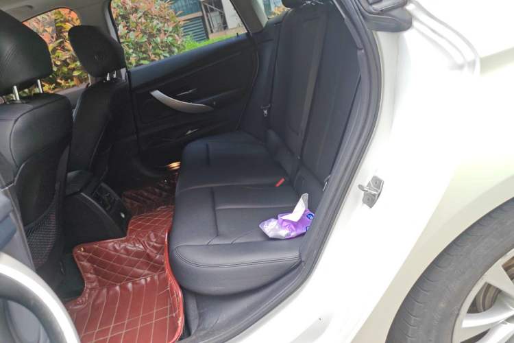 Used BMW 3 Series GT 2017 320i Sport Edition Left Rear Seat