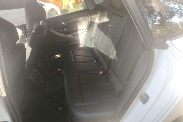 Used BMW 3 Series GT 2017 320i Sport Edition Left Rear Seat