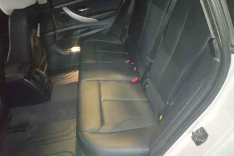 Used BMW 3 Series GT 2017 320i Sport Edition Left Rear Seat