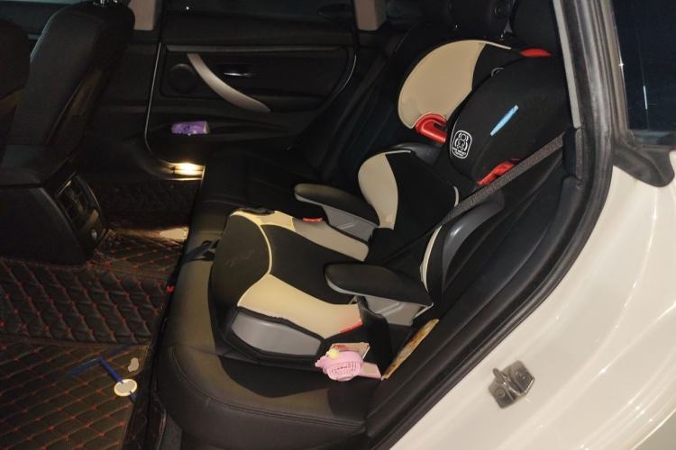 Used BMW 3 Series GT 2017 320i Sport Edition Left Rear Seat