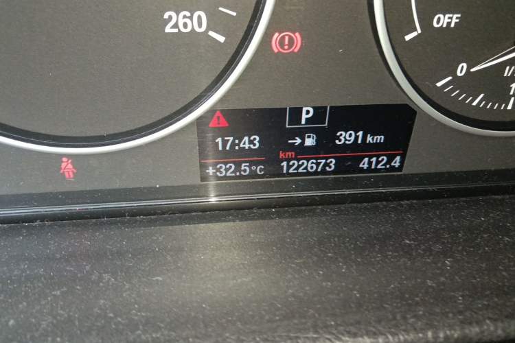 Used BMW 3 Series GT 2017 320i Sport Edition Odometer Close Up