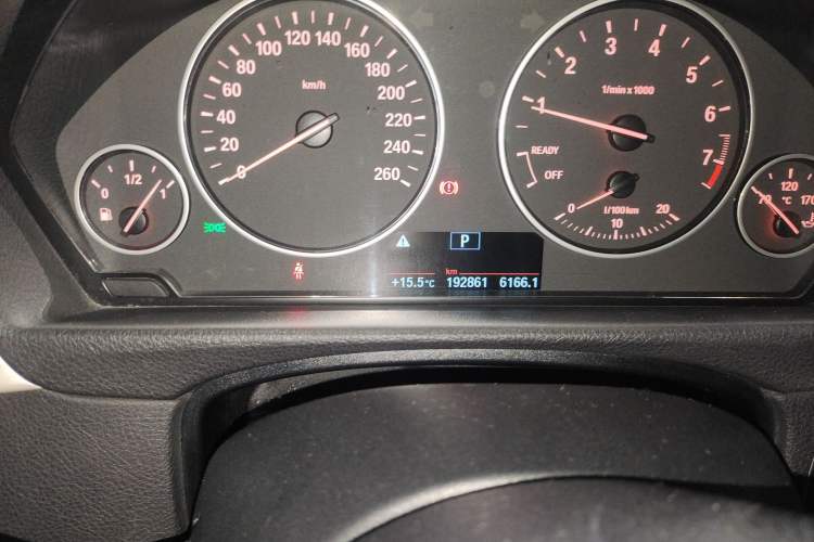Used BMW 3 Series GT 2017 320i Sport Edition Odometer Close Up