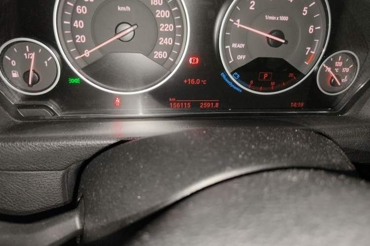 Used BMW 3 Series GT 2017 320i Sport Edition Odometer Close Up