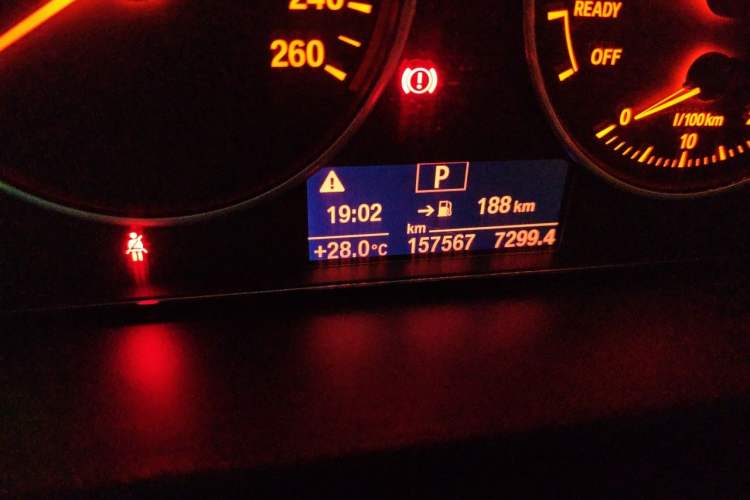 Used BMW 3 Series GT 2017 320i Sport Edition Odometer Close Up