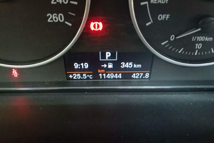 Used BMW 3 Series GT 2017 320i Sport Edition Odometer Close Up