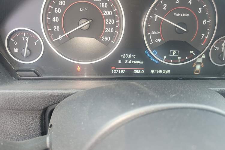 Used BMW 3 Series GT 2017 330i xDrive M Sport Odometer Close Up