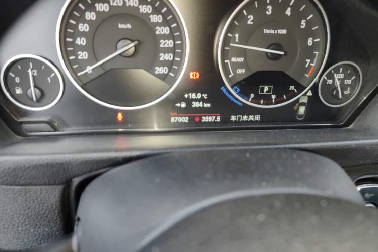 Used BMW 3 Series GT 2017 320i Sport Edition Odometer Close Up
