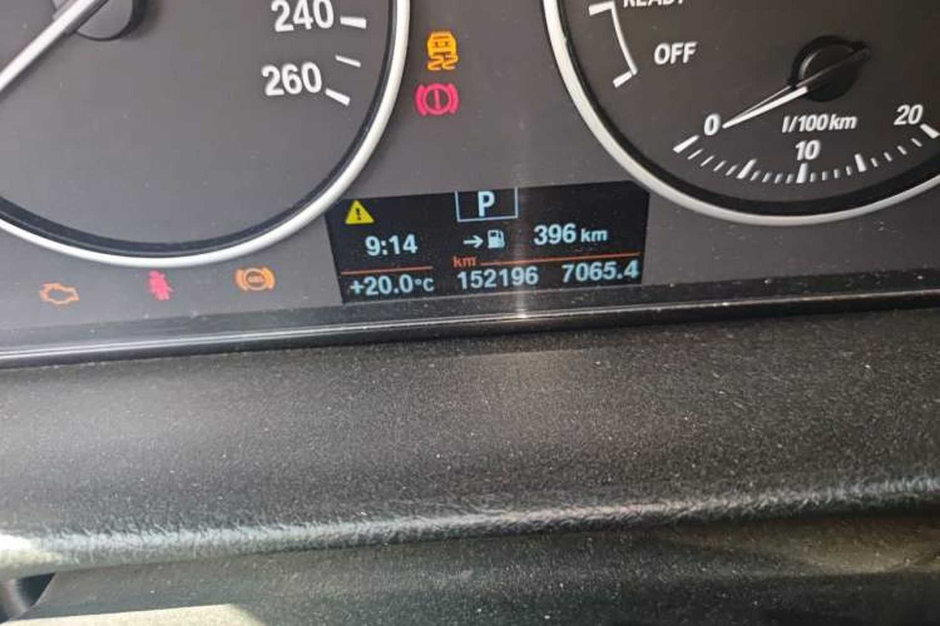 Used BMW 3 Series GT 2017 320i Sport Edition Odometer Close Up