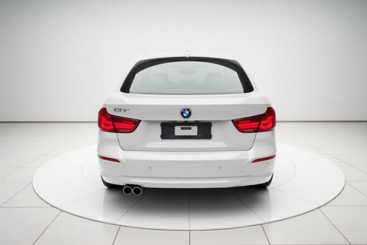 Used BMW 3 Series GT 2017 320i Sport Edition Rear