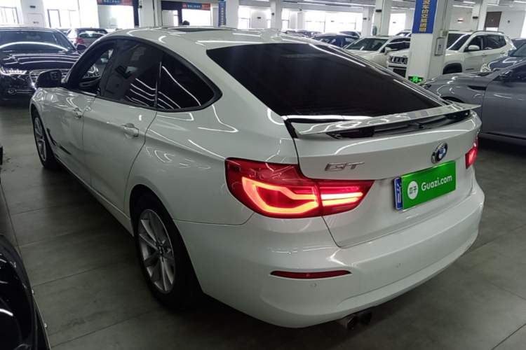 Used BMW 3 Series GT 2017 320i Sport Edition Rear Left 45 Deg