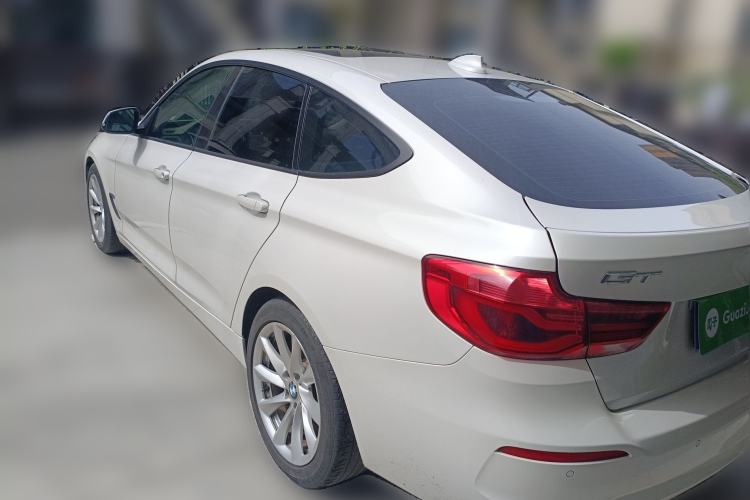 Used BMW 3 Series GT 2017 320i Sport Edition Rear Left 45 Deg