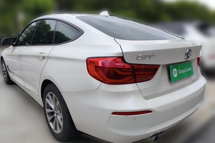 Used BMW 3 Series GT 2017 320i Sport Edition Rear Left 45 Deg