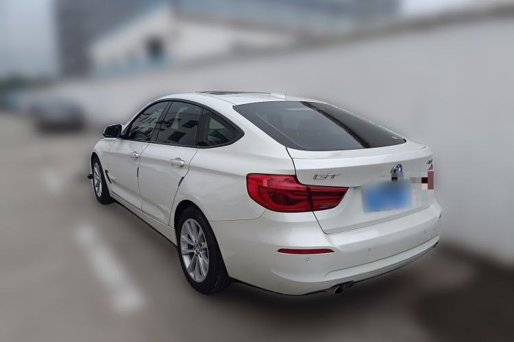 Used BMW 3 Series GT 2017 320i Sport Edition Rear Left 45 Deg