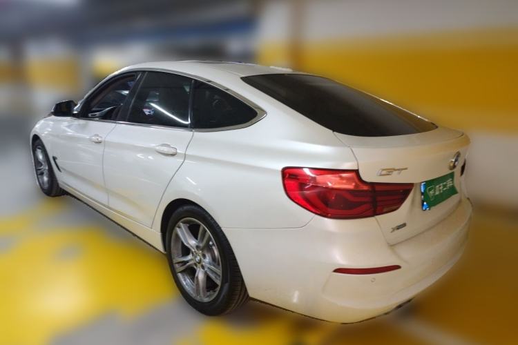 Used BMW 3 Series GT 2017 320i Sport Edition Rear Left 45 Deg