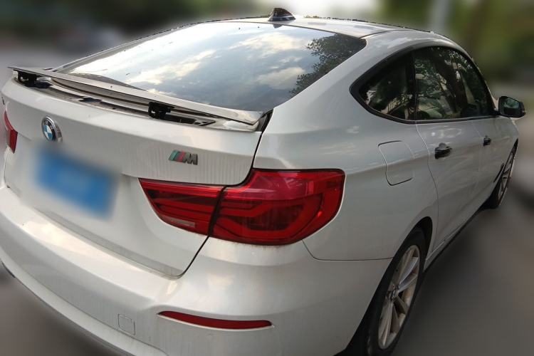Used BMW 3 Series GT 2017 320i Sport Edition Rear Right 45 Deg