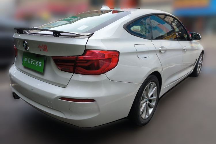 Used BMW 3 Series GT 2017 320i Sport Edition Rear Right 45 Deg