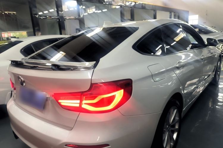 Used BMW 3 Series GT 2017 320i Sport Edition Rear Right 45 Deg