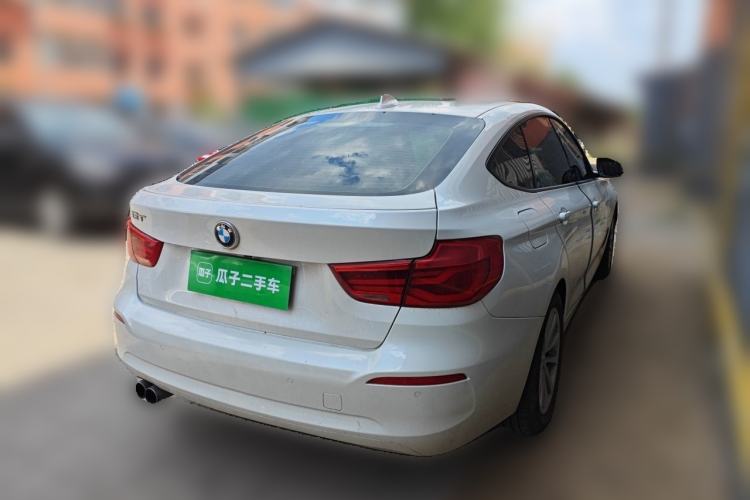 Used BMW 3 Series GT 2017 320i Sport Edition Rear Right 45 Deg