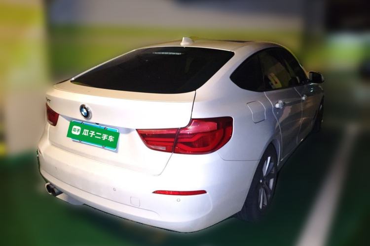 Used BMW 3 Series GT 2017 320i Sport Edition Rear Right 45 Deg