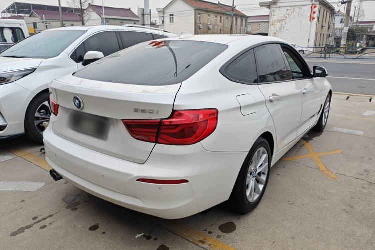 Used BMW 3 Series GT 2017 320i Sport Edition Rear Right 45 Deg
