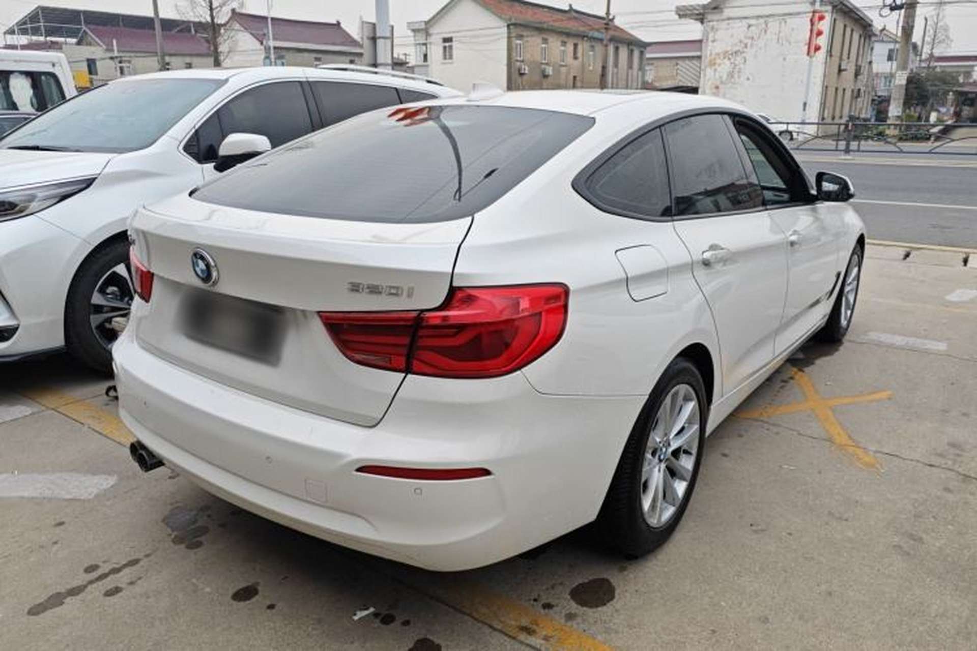 Used BMW 3 Series GT 2017 320i Sport Edition Rear Right 45 Deg