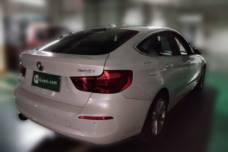 Used BMW 3 Series GT 2017 320i Sport Edition Rear Right 45 Deg
