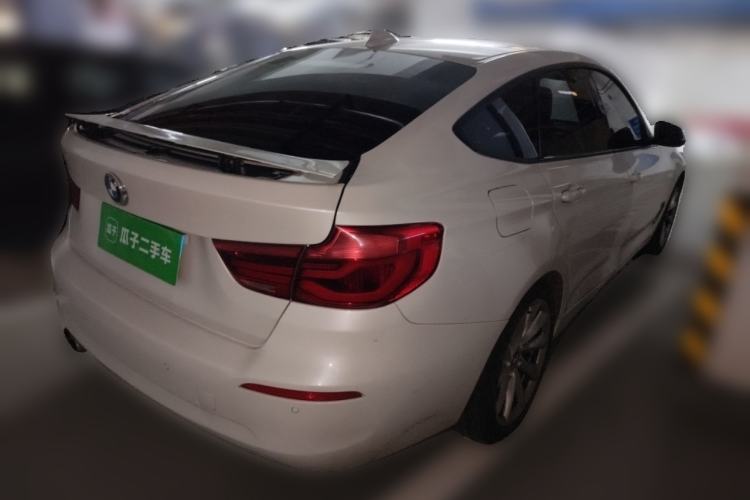 Used BMW 3 Series GT 2017 320i Sport Edition Rear Right 45 Deg