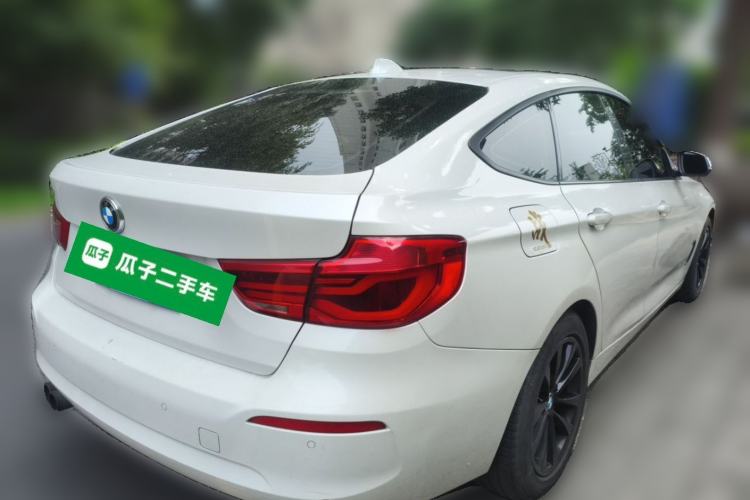 Used BMW 3 Series GT 2017 320i Sport Edition Rear Right 45 Deg