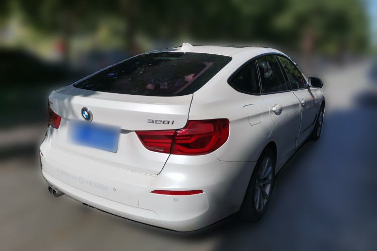 Used BMW 3 Series GT 2017 320i Sport Edition Rear Right 45 Deg