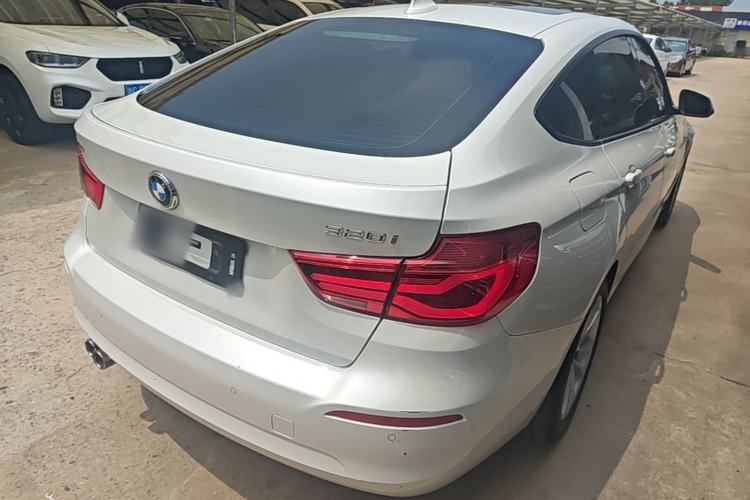 Used BMW 3 Series GT 2017 320i Sport Edition Rear Right 45 Deg